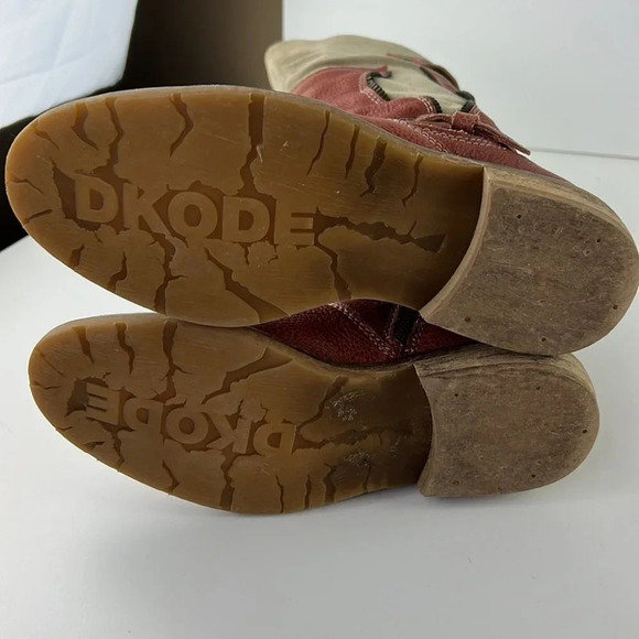 DKODE TwoTone Leather  Tall Boots - Picture 4 of 14